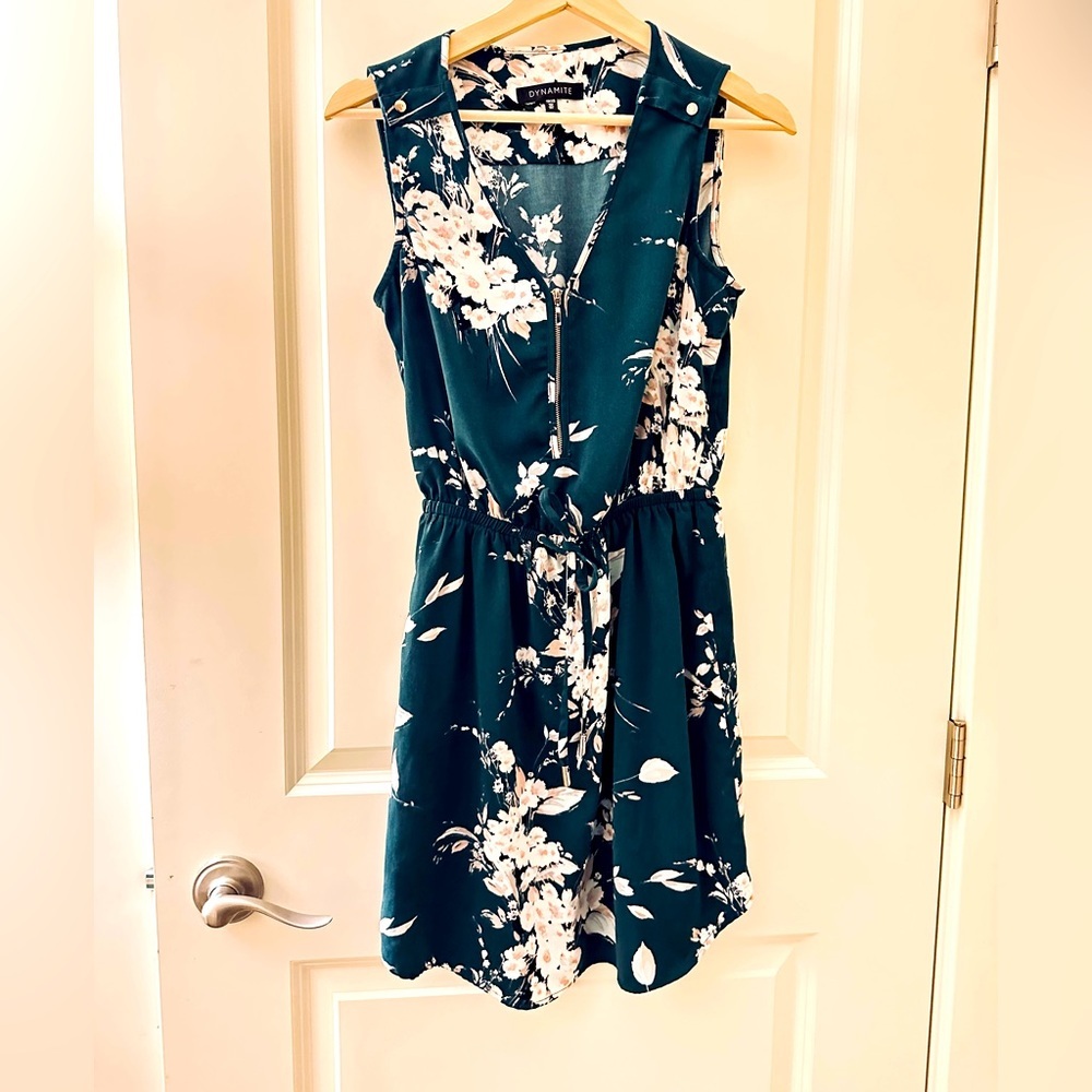 Dynamite dress XS